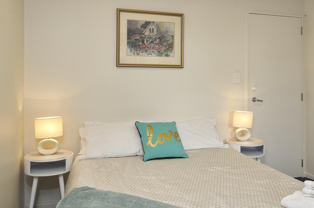 Riccarton Loft - Christchurch Holiday Homes 객실 사진